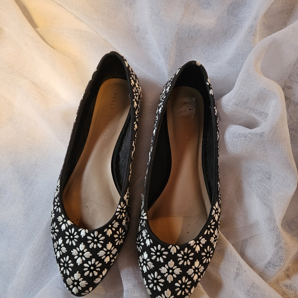 Kelly & Katie Black and Cream Floral Loafers